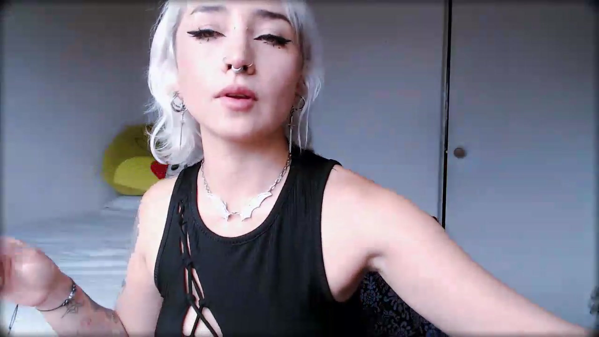 Gallery image thumbnail from Petit_Haze's myfreecams stream on, 06/29/2026, 16:53 image 4 of 20
