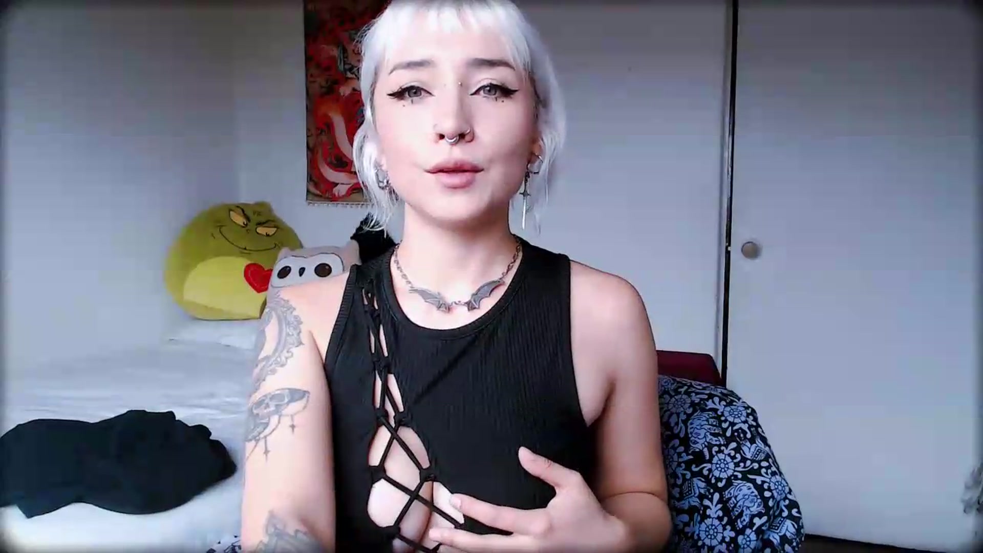 Gallery image thumbnail from Petit_Haze's myfreecams stream on, 06/29/2026, 16:53 image 17 of 20