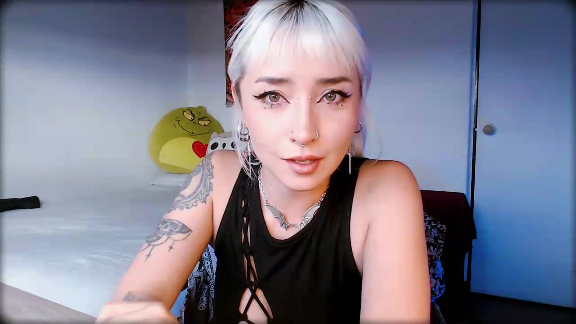 Gallery image thumbnail from Petit_Haze's myfreecams stream on, 06/29/2026, 23:29 image 13 of 20