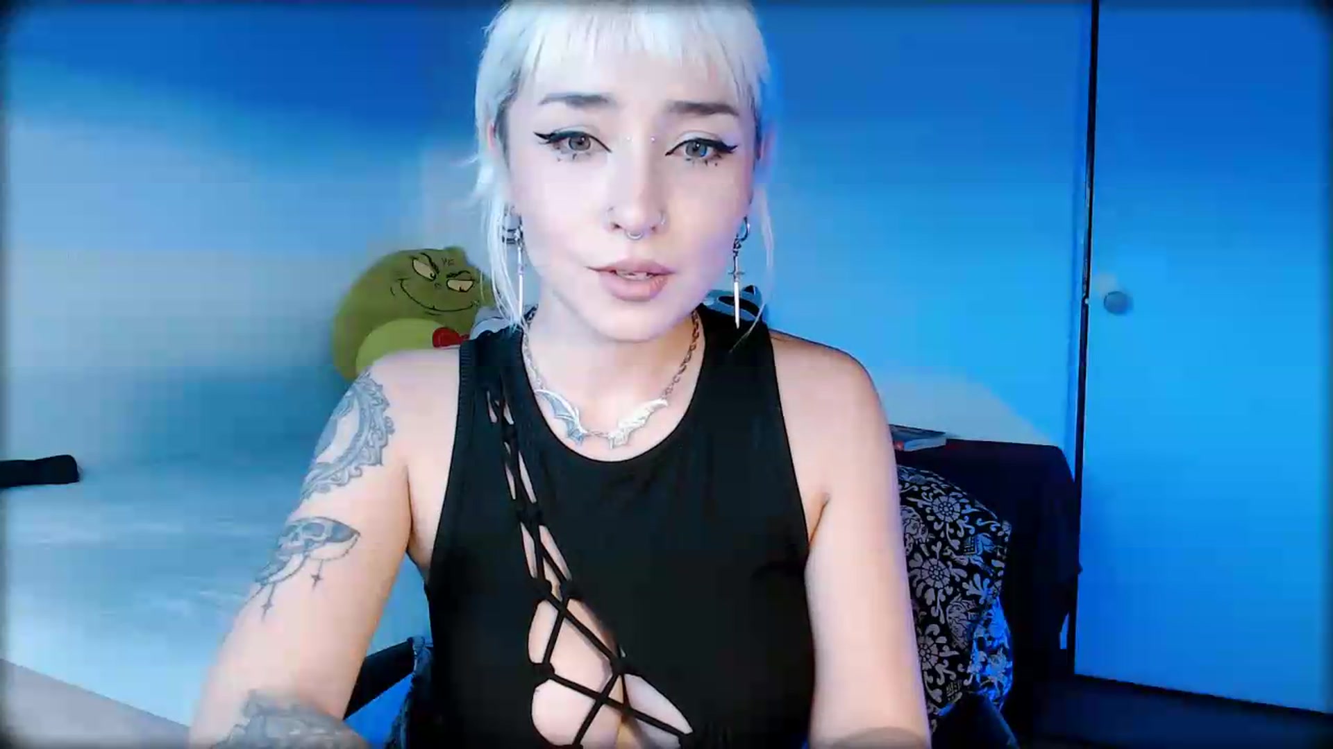 Gallery image thumbnail from Petit_Haze's myfreecams stream on, 06/29/2026, 23:29 image 16 of 20