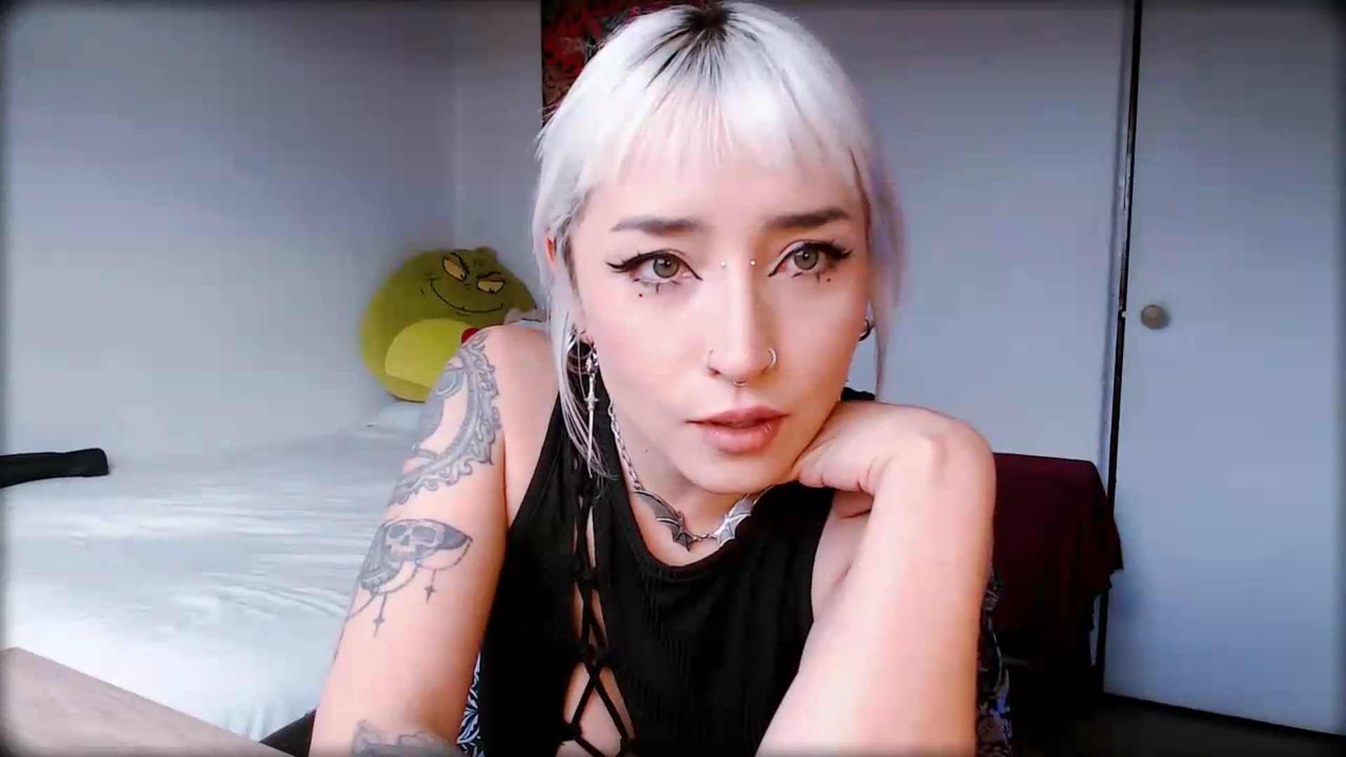 Gallery image thumbnail from Petit_Haze's myfreecams stream on, 06/29/2026, 23:29 image 3 of 20