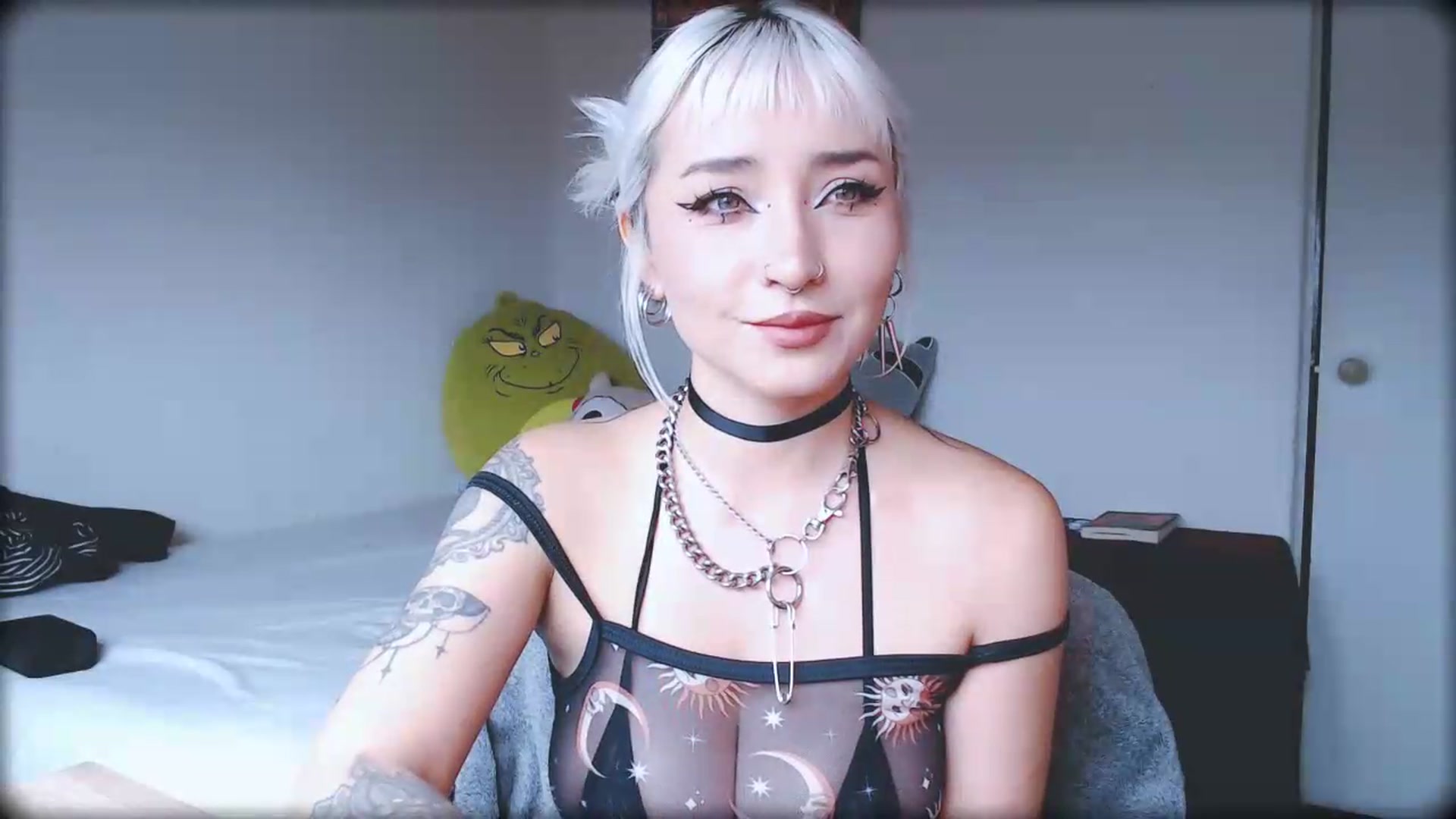 Gallery image thumbnail from Petit_Haze's myfreecams stream on, 06/30/2026, 17:57 image 2 of 20