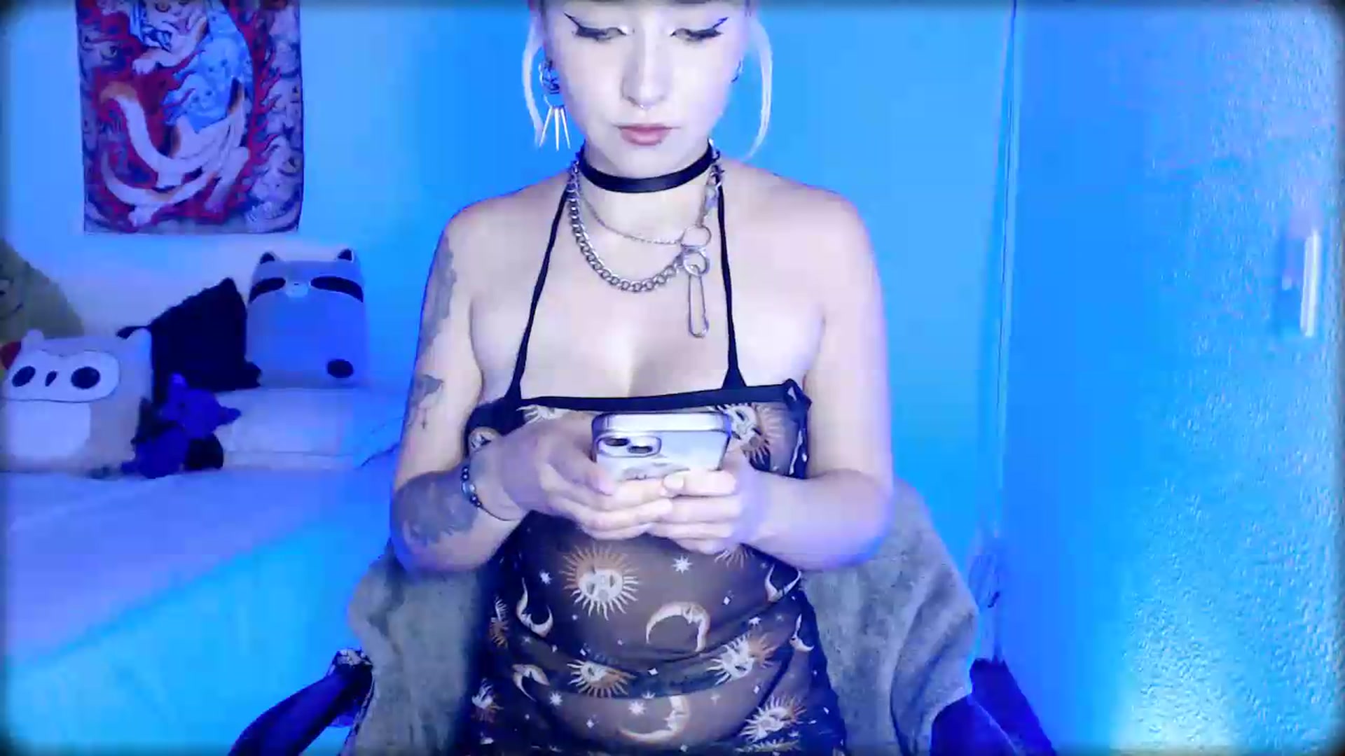 Gallery image thumbnail from Petit_Haze's myfreecams stream on, 07/01/2026, 24:08 image 5 of 20