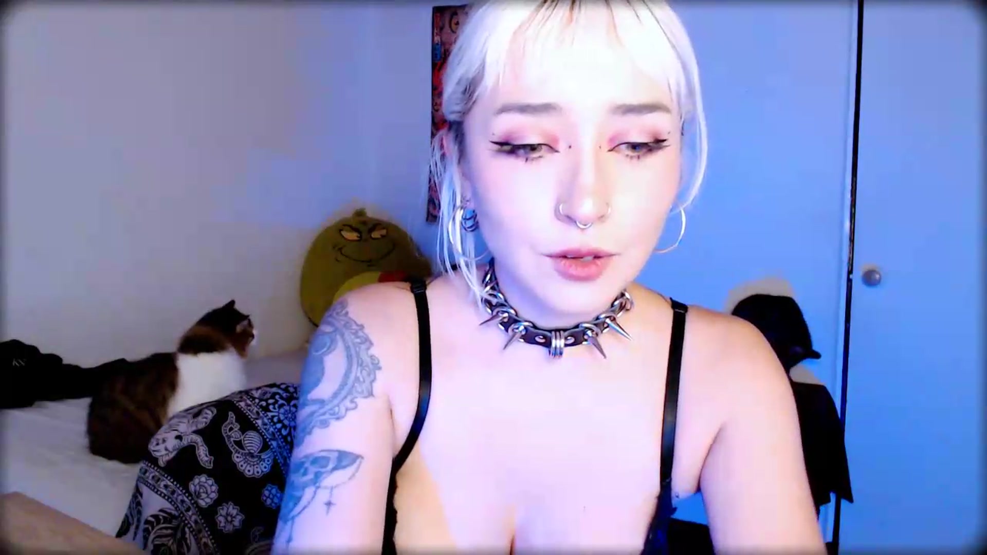 Gallery image thumbnail from Petit_Haze's myfreecams stream on, 07/05/2026, 06:02 image 15 of 20