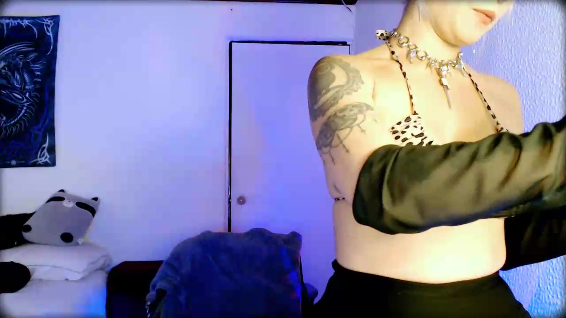Gallery image thumbnail from Petit_Haze's myfreecams stream on, 07/12/2026, 07:00 image 19 of 20