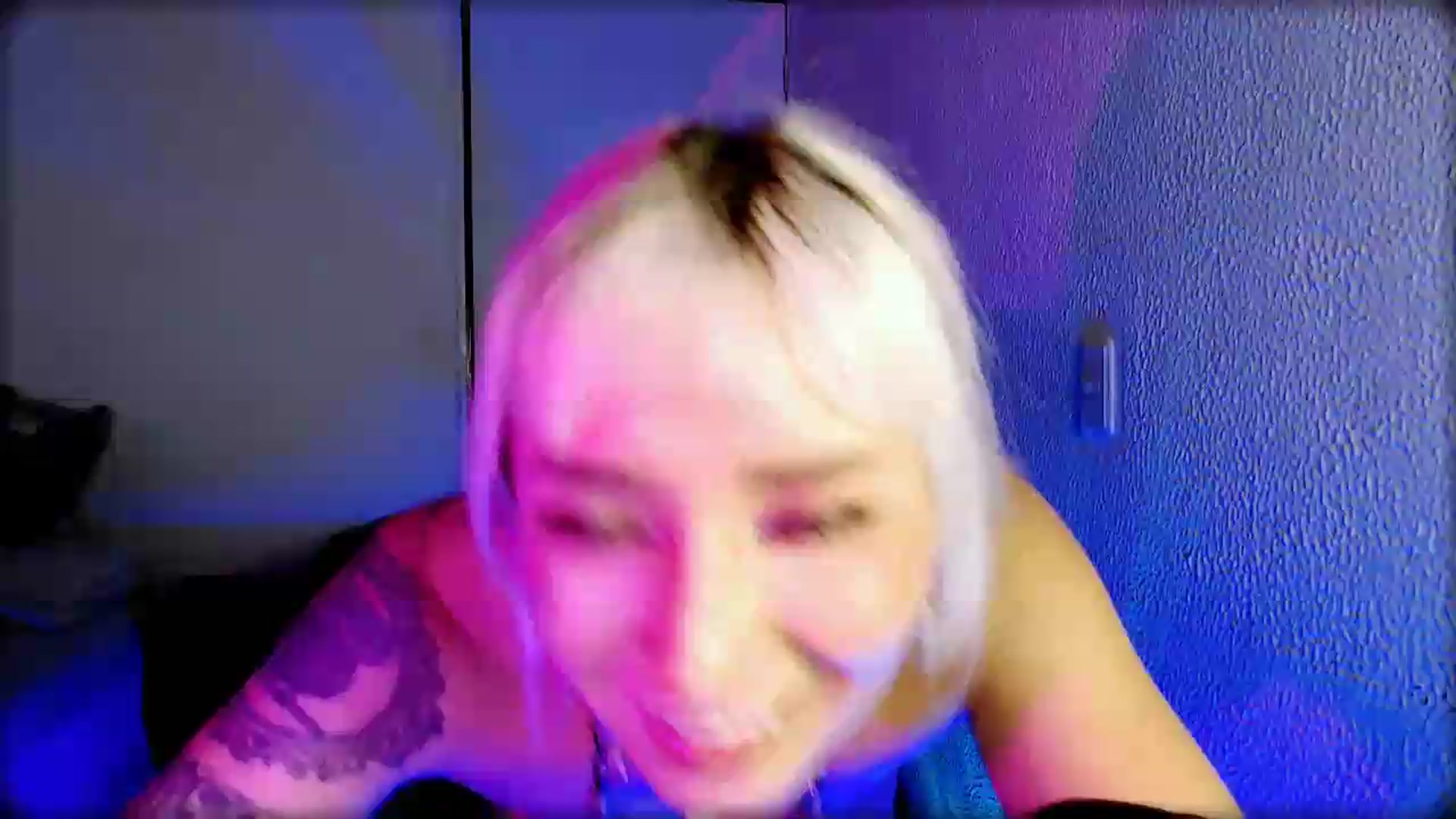Gallery image thumbnail from Petit_Haze's myfreecams stream on, 07/12/2026, 09:39 image 15 of 20