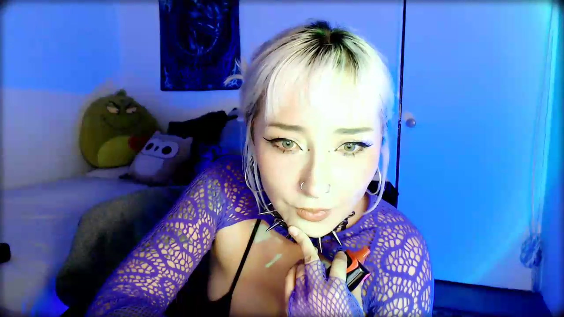 Gallery image thumbnail from Petit_Haze's myfreecams stream on, 07/16/2026, 24:01 image 7 of 20