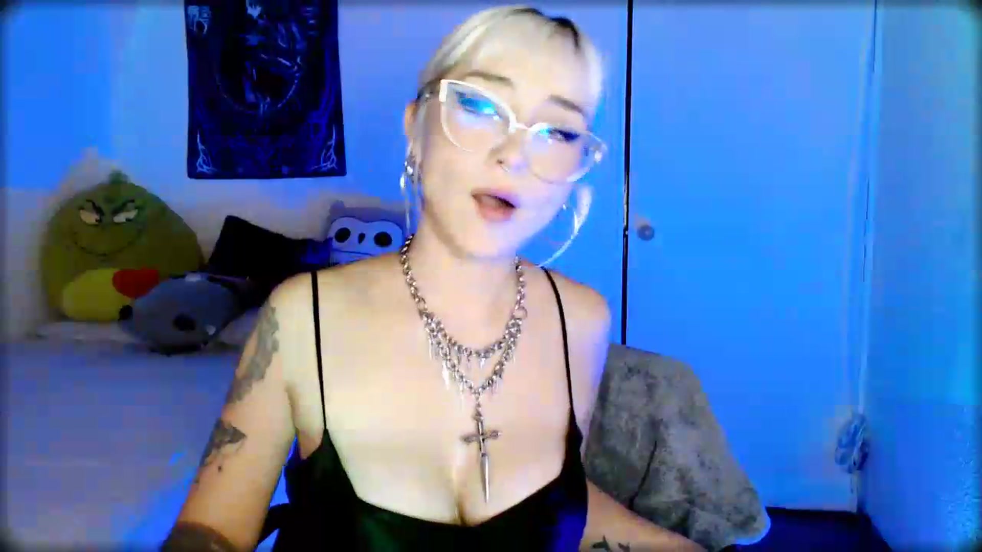 Gallery image thumbnail from Petit_Haze's myfreecams stream on, 07/18/2026, 07:00 image 18 of 20