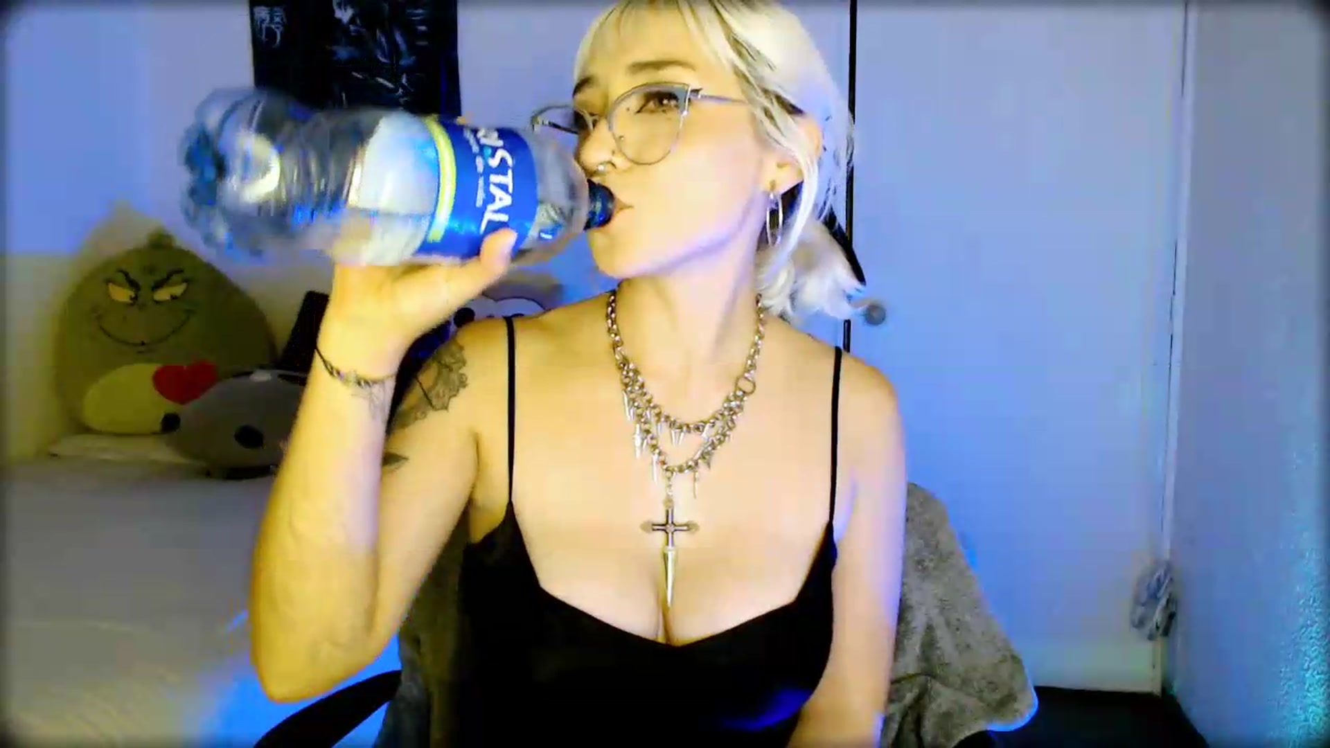 Gallery image thumbnail from Petit_Haze's myfreecams stream on, 07/18/2026, 07:00 image 19 of 20