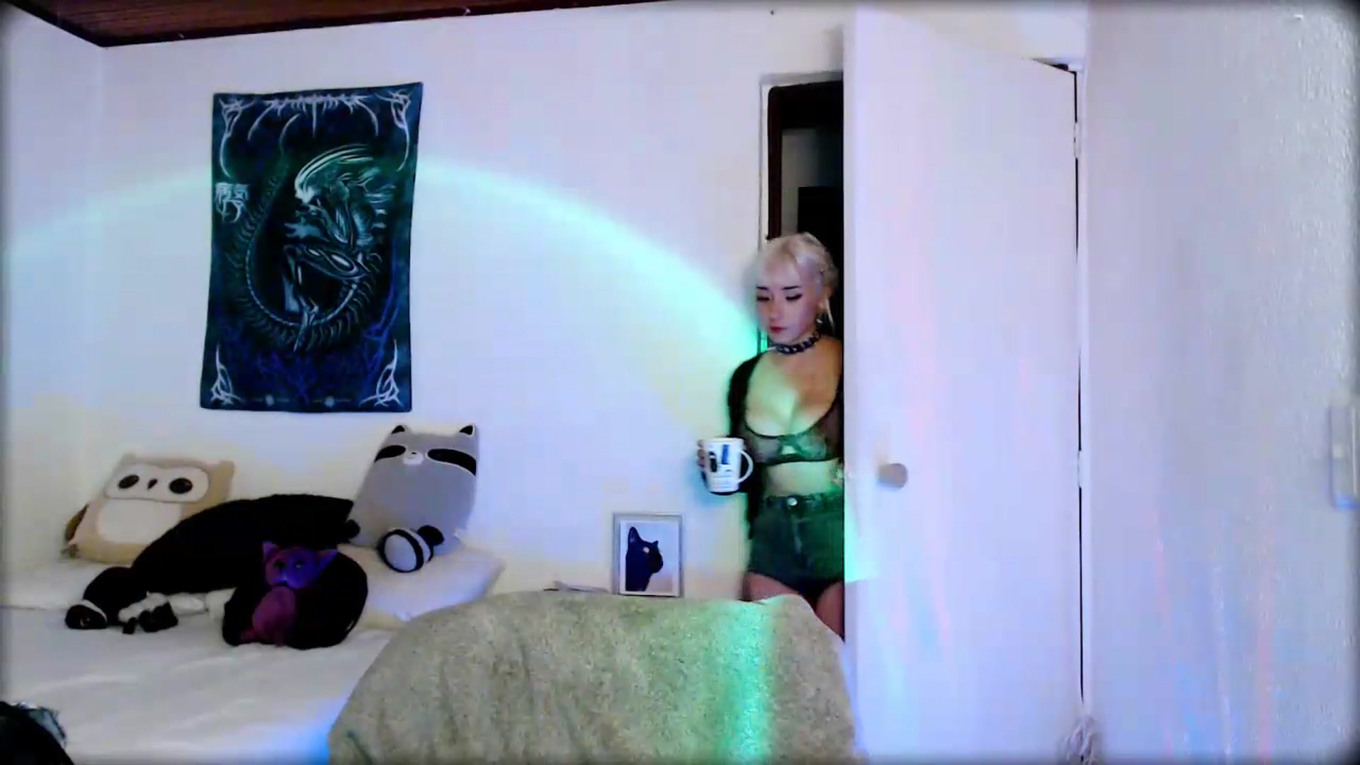 Gallery image thumbnail from Petit_Haze's myfreecams stream on, 08/15/2026, 06:24 image 6 of 20