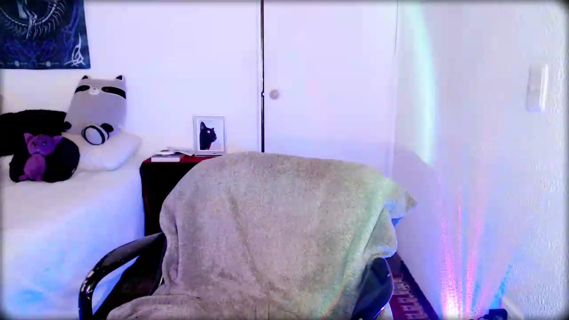 Gallery image thumbnail from Petit_Haze's myfreecams stream on, 08/15/2026, 07:19 image 16 of 20