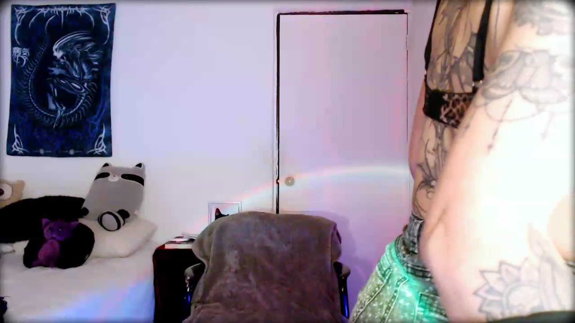 Gallery image thumbnail from Petit_Haze's myfreecams stream on, 08/15/2026, 07:19 image 10 of 20