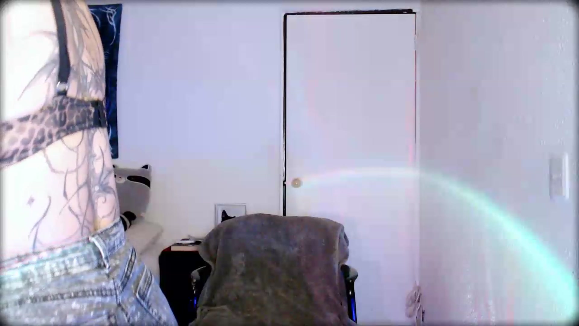 Gallery image thumbnail from Petit_Haze's myfreecams stream on, 08/15/2026, 07:19 image 7 of 20