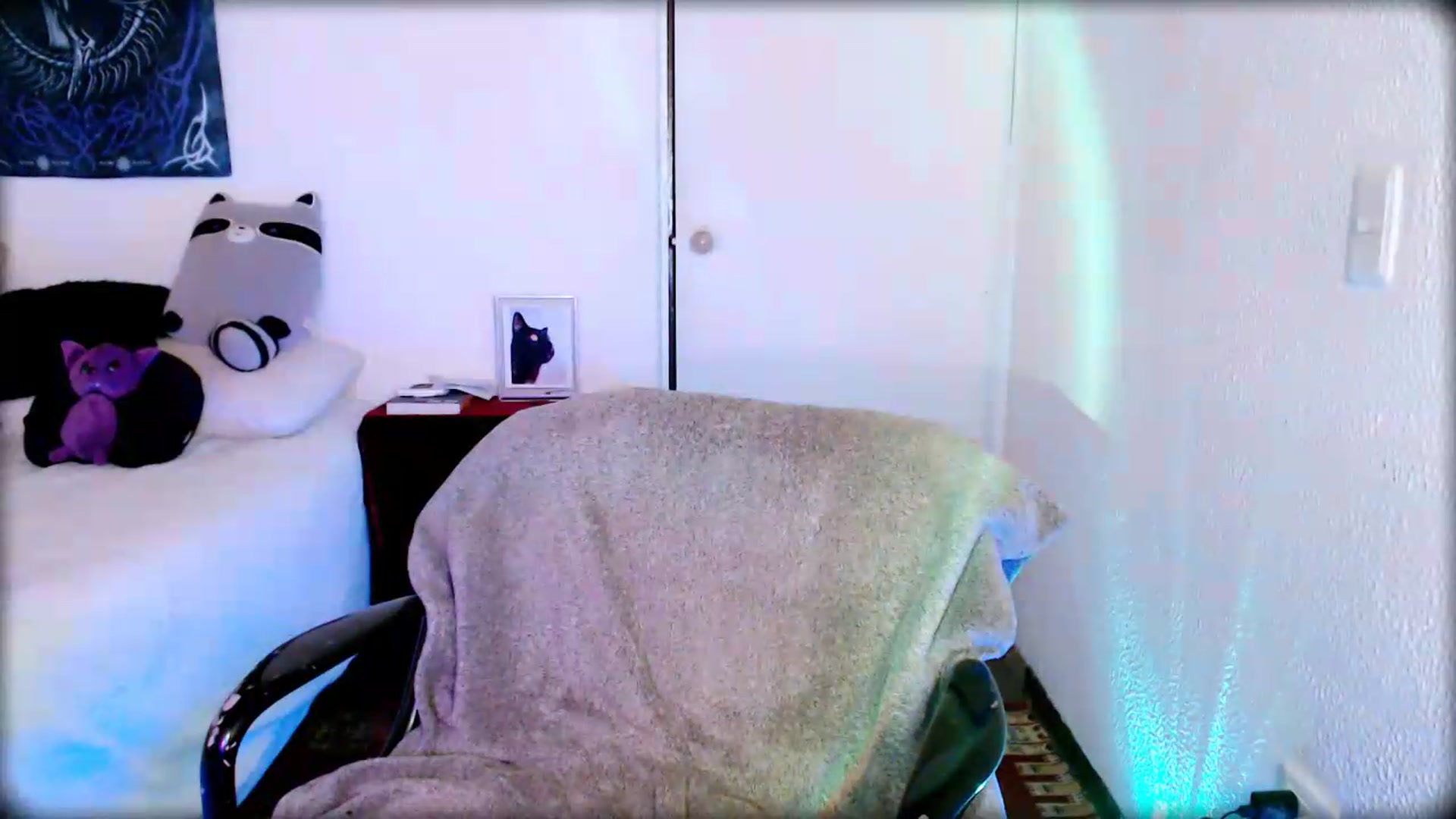 Gallery image thumbnail from Petit_Haze's myfreecams stream on, 08/15/2026, 07:19 image 17 of 20