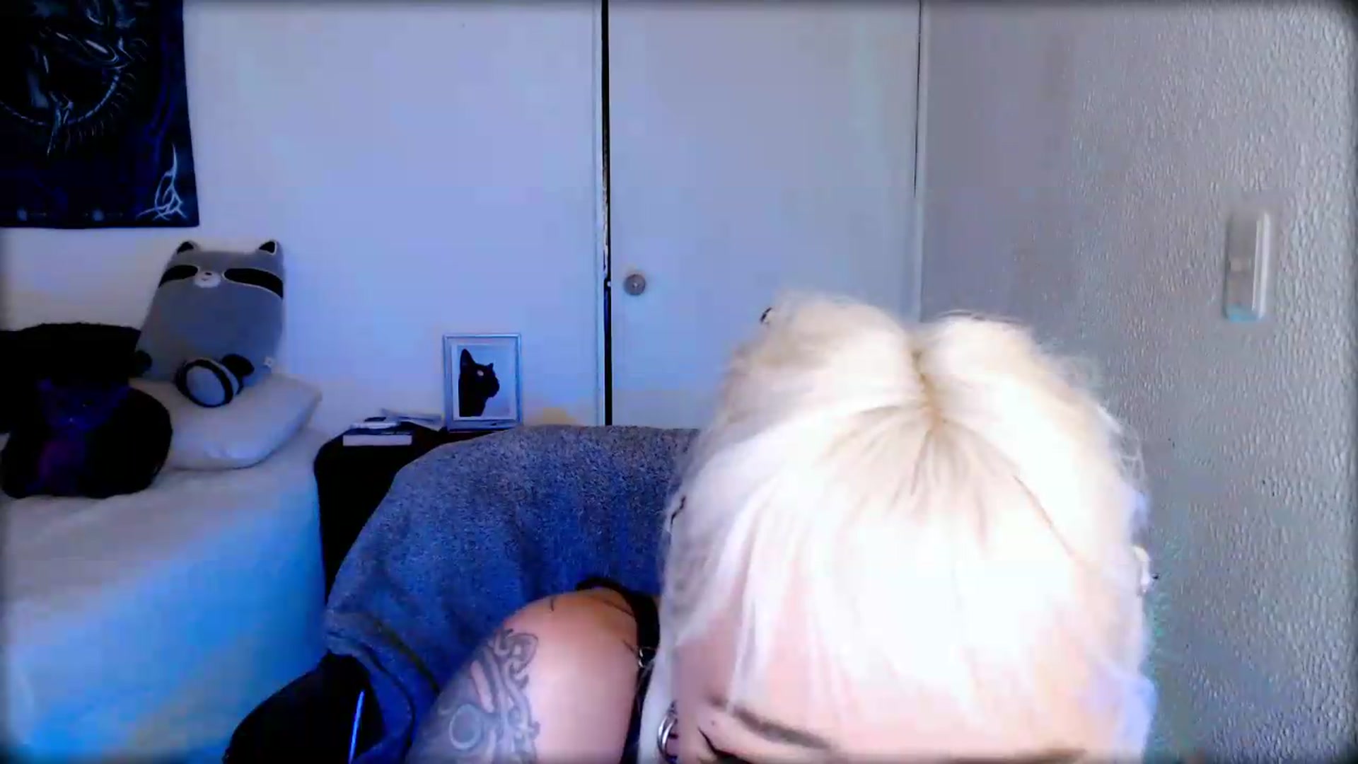 Gallery image thumbnail from Petit_Haze's myfreecams stream on, 08/15/2026, 07:55 image 16 of 20