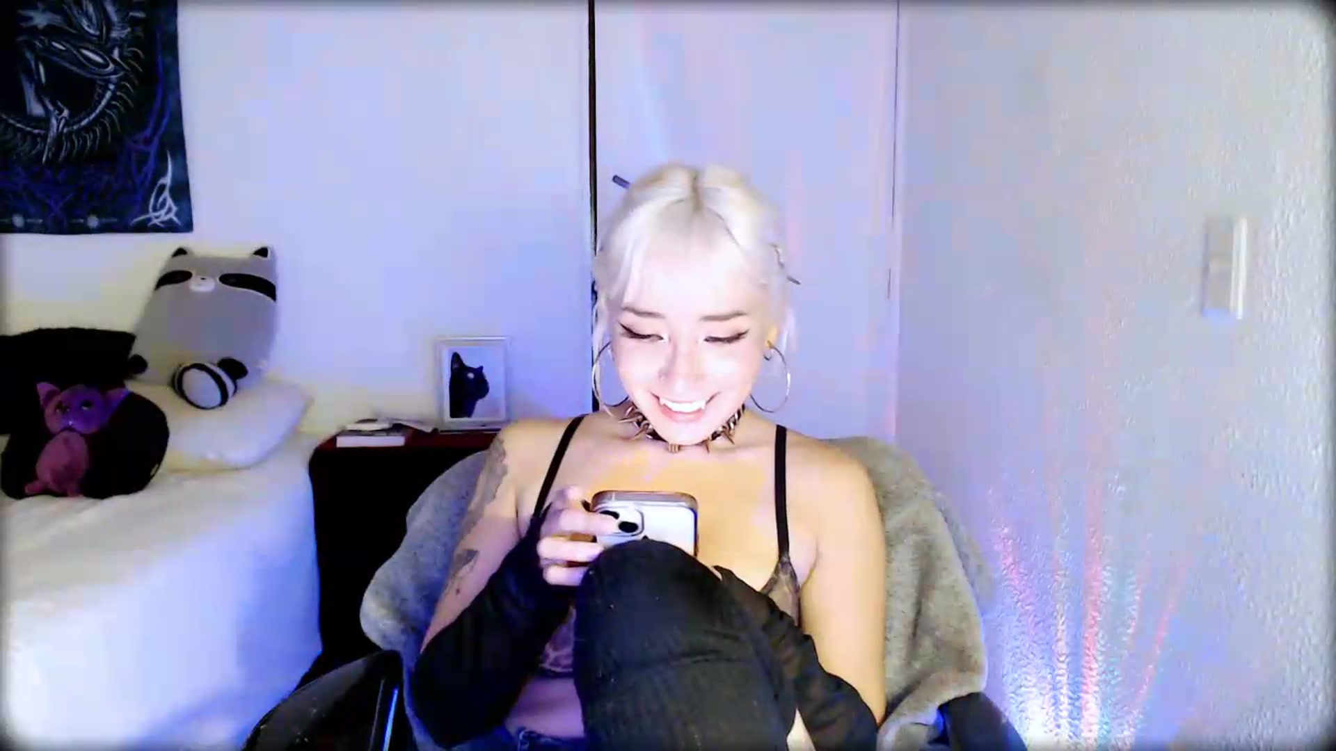 Gallery image thumbnail from Petit_Haze's myfreecams stream on, 08/15/2026, 09:37 image 10 of 20