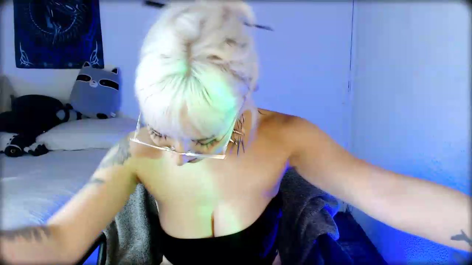 Gallery image thumbnail from Petit_Haze's myfreecams stream on, 08/22/2026, 08:51 image 6 of 20