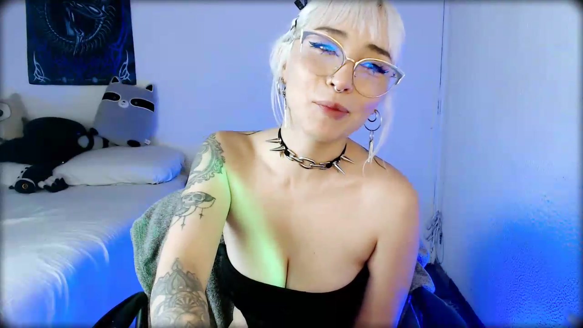 Gallery image thumbnail from Petit_Haze's myfreecams stream on, 08/22/2026, 08:51 image 12 of 20