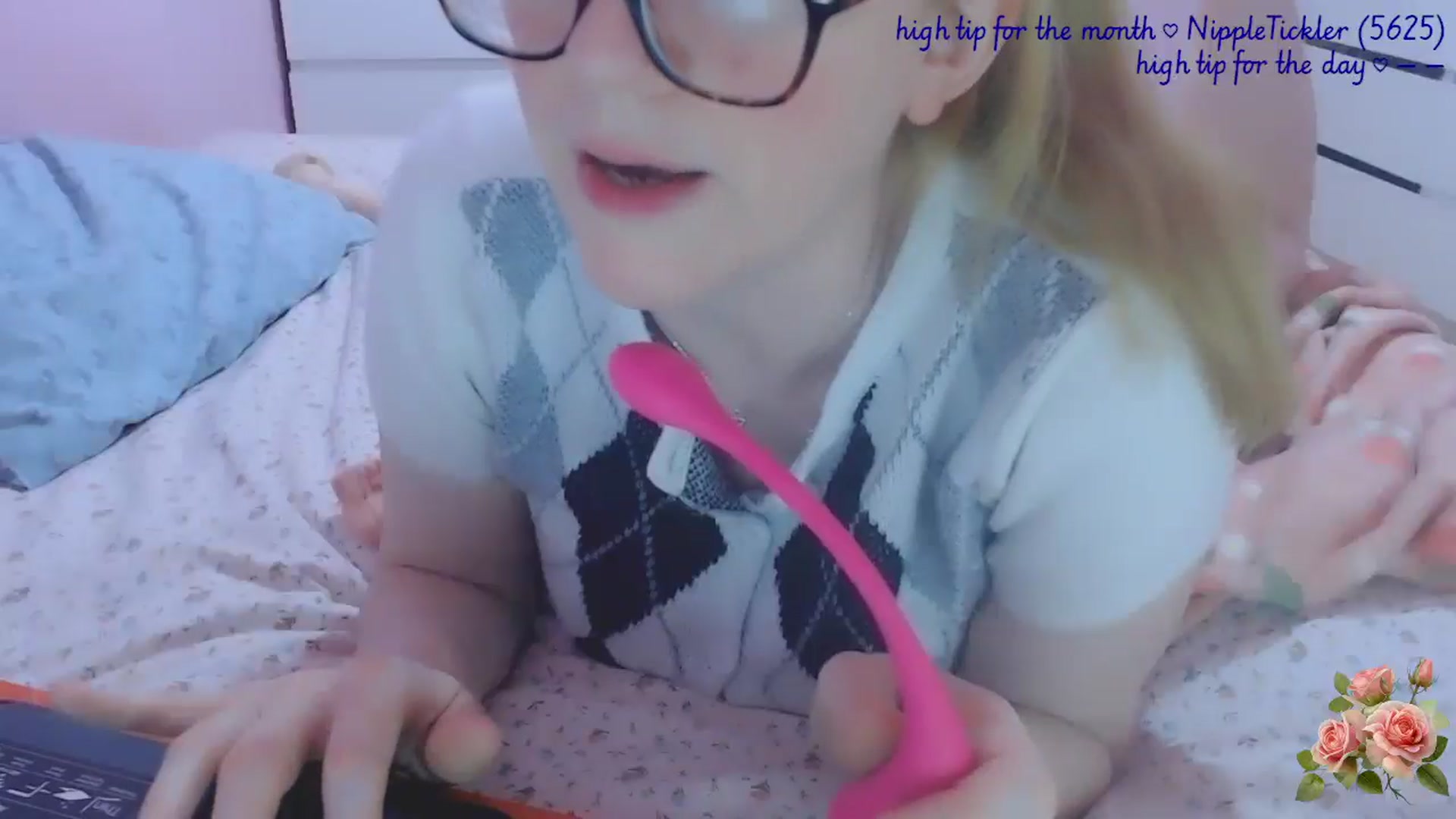 Gallery image thumbnail from PetiteAllegro's myfreecams stream on, 09/19/2025, 21:18 image 7 of 20