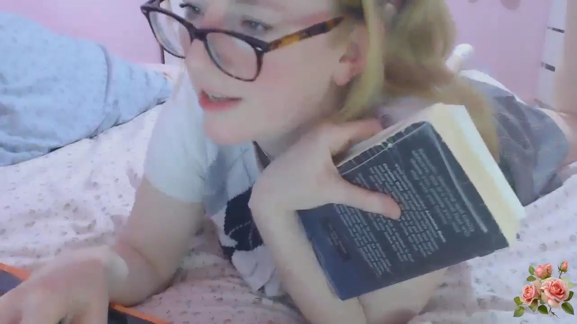Gallery image thumbnail from PetiteAllegro's myfreecams stream on, 09/19/2025, 23:09 image 7 of 20