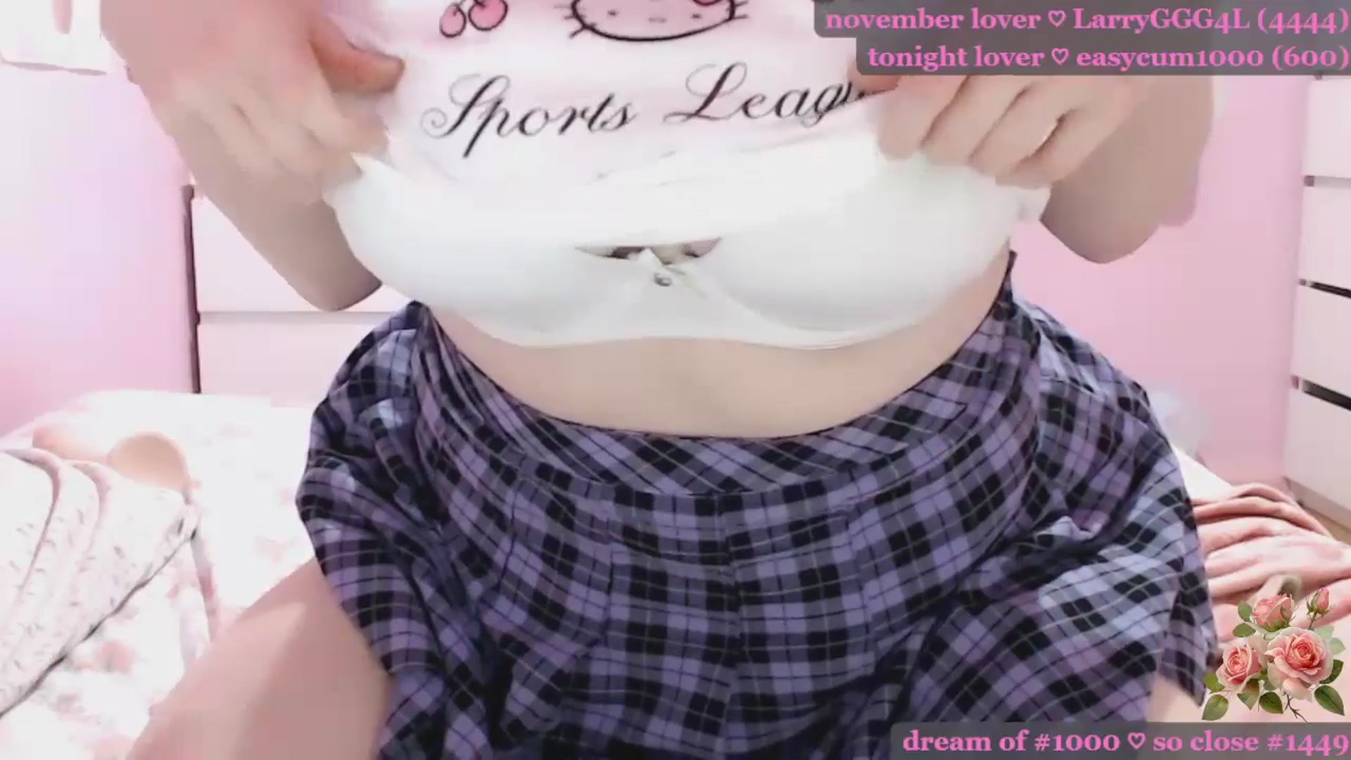 Gallery image thumbnail from PetiteAllegro's myfreecams stream on, 11/12/2025, 24:15 image 2 of 20