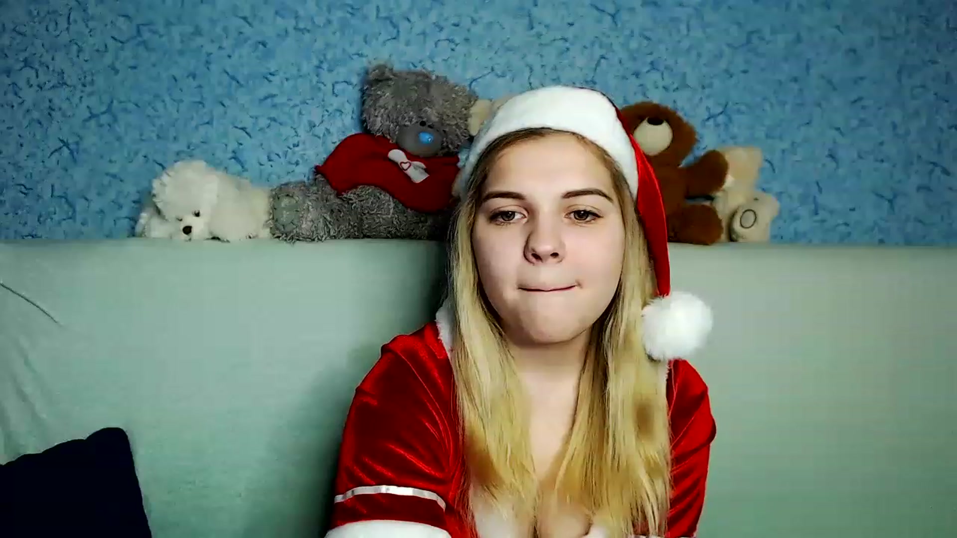 Gallery image thumbnail from PetiteAnny's myfreecams stream on, 12/26/2022, 03:44 image 12 of 20