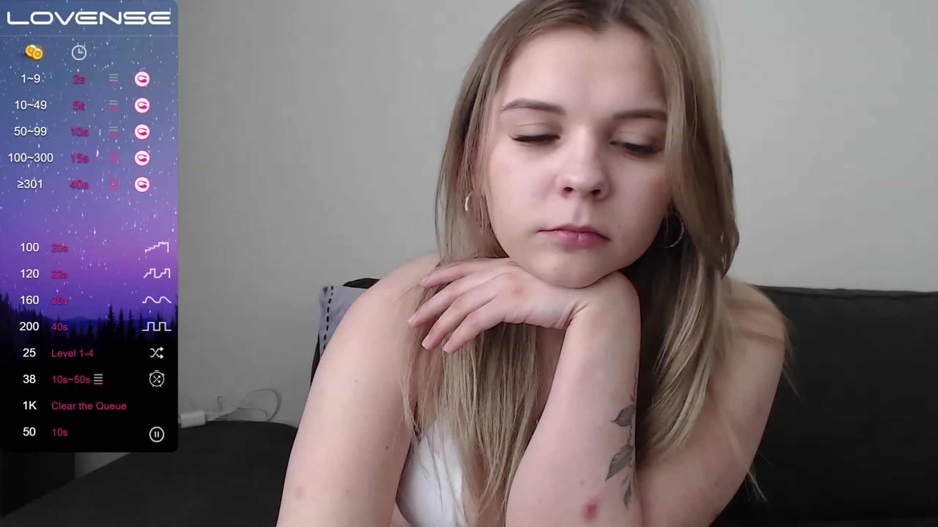 Gallery image thumbnail from PetiteAnny's myfreecams stream on, 04/26/2023, 05:11 image 12 of 20