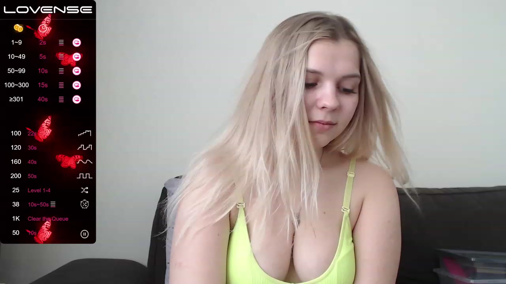 Gallery image thumbnail from PetiteAnny's myfreecams stream on, 06/06/2023, 04:35 image 1 of 20