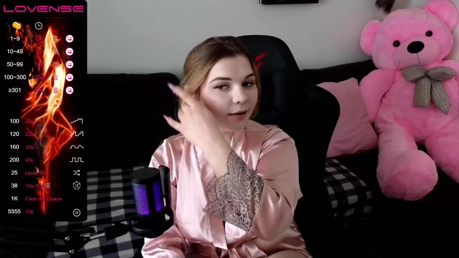 Gallery image thumbnail from PetiteAnny's myfreecams stream on, 04/08/2024, 05:52 image 7 of 20