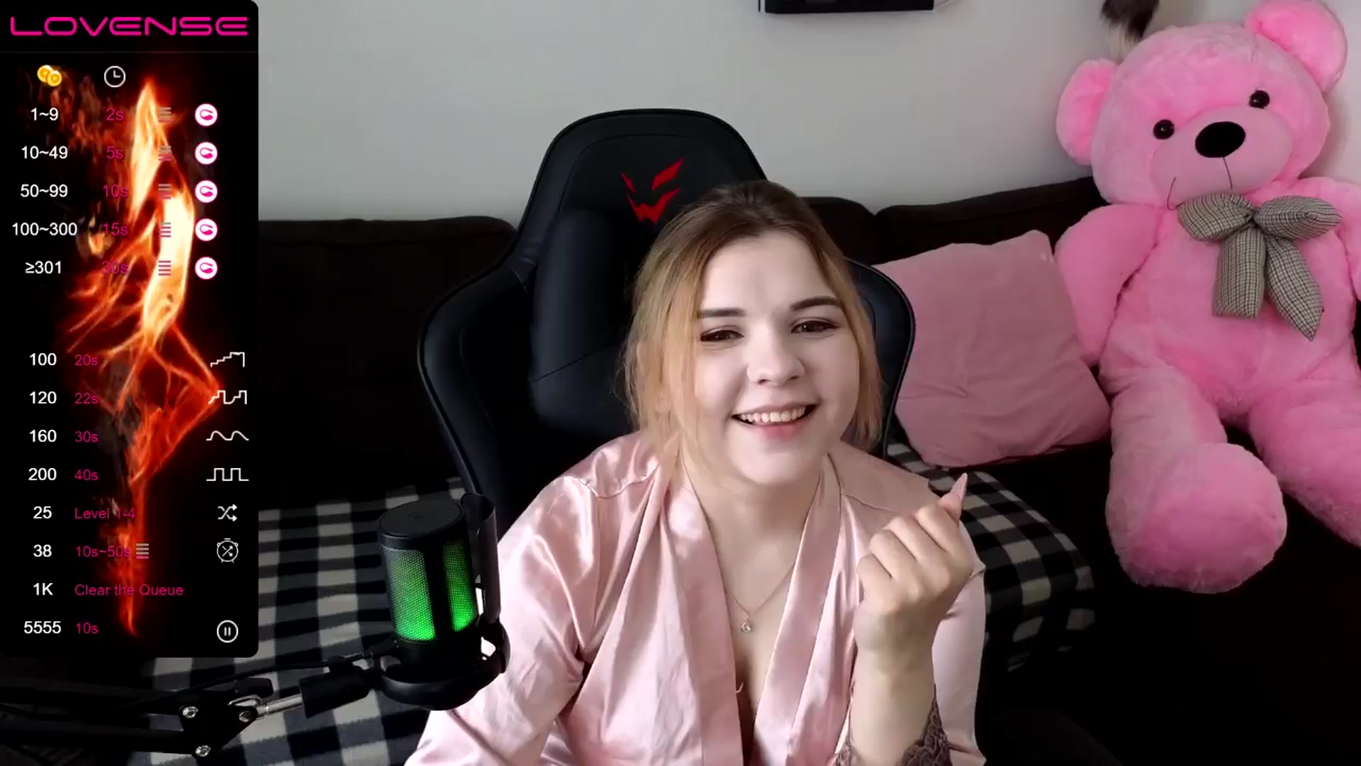 Gallery image thumbnail from PetiteAnny's myfreecams stream on, 04/08/2024, 05:52 image 10 of 20