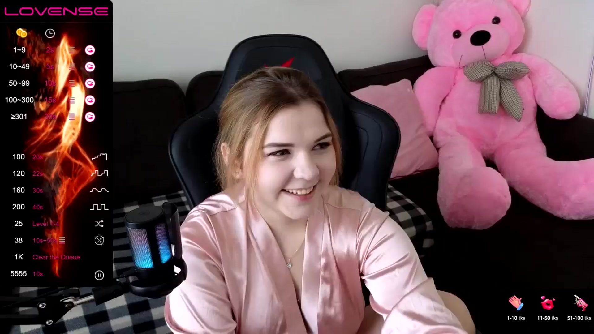 Gallery image thumbnail from PetiteAnny's myfreecams stream on, 04/08/2024, 05:52 image 17 of 20