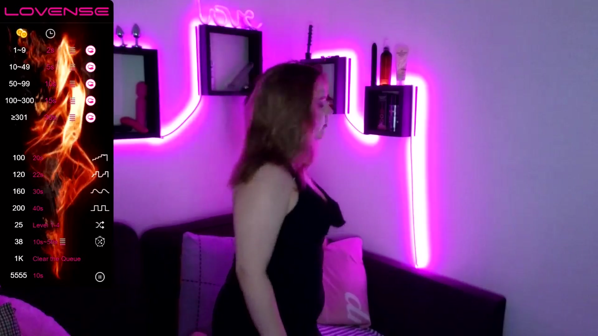 Gallery image thumbnail from PetiteAnny's myfreecams stream on, 04/14/2024, 04:03 image 15 of 20
