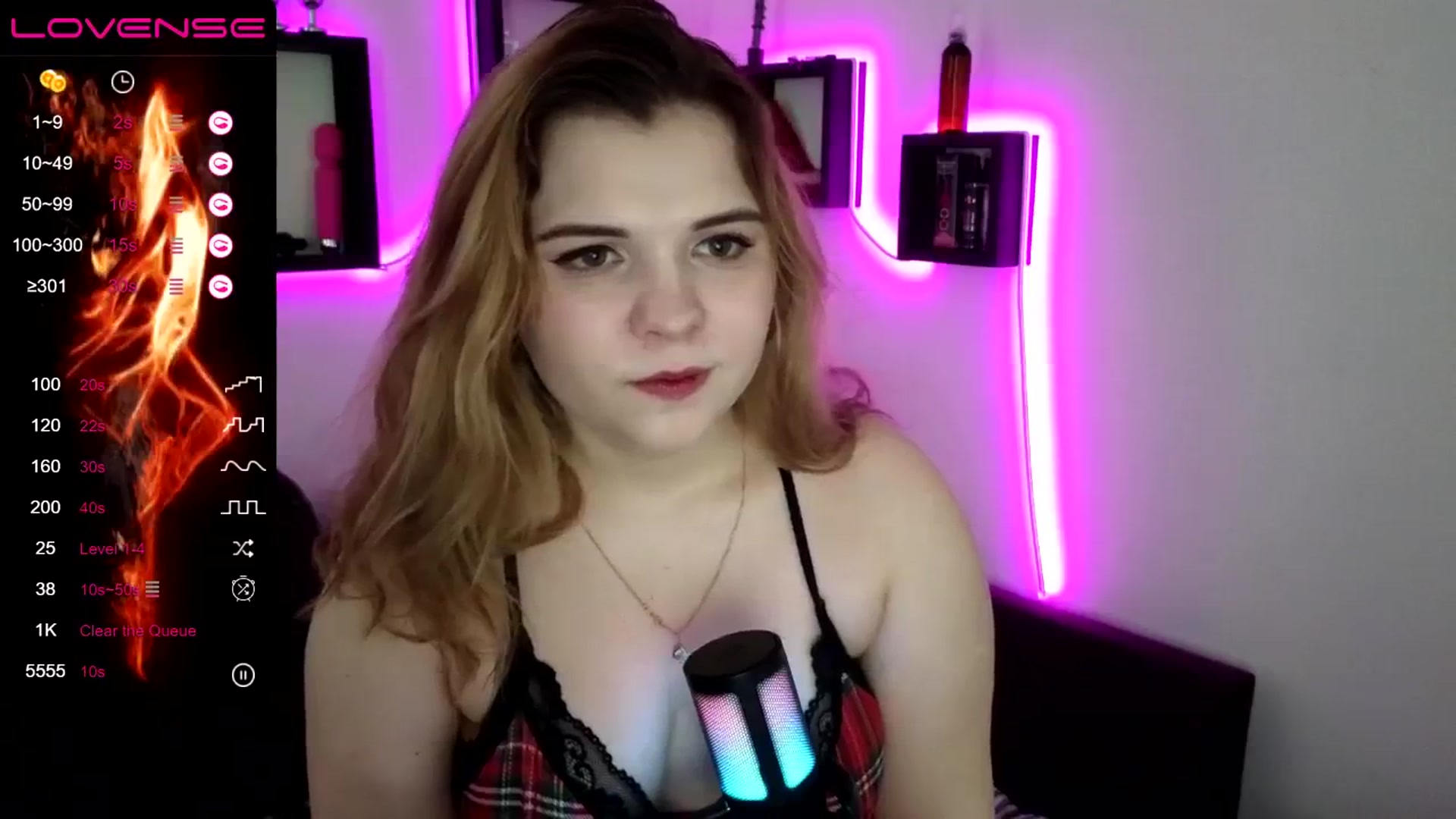Gallery image thumbnail from PetiteAnny's myfreecams stream on, 04/17/2024, 04:06 image 17 of 20