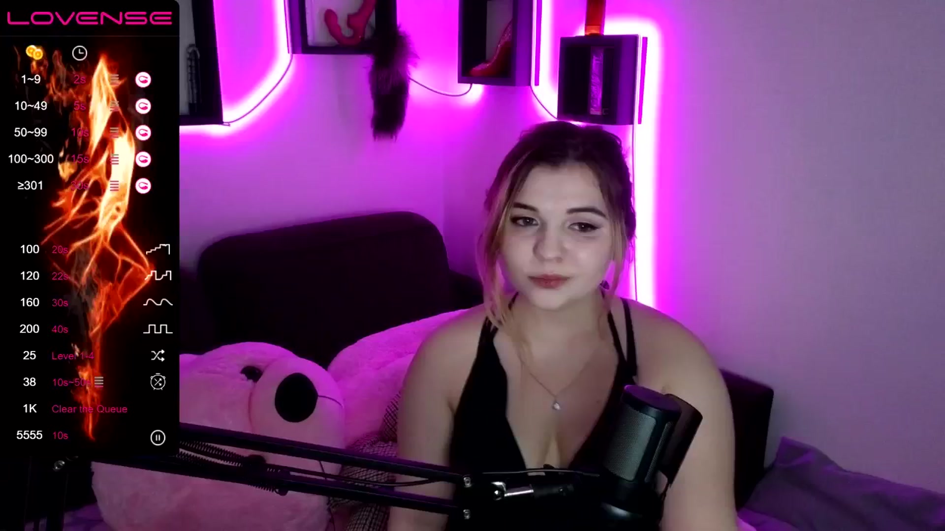 Gallery image thumbnail from PetiteAnny's myfreecams stream on, 04/30/2024, 10:18 image 6 of 20
