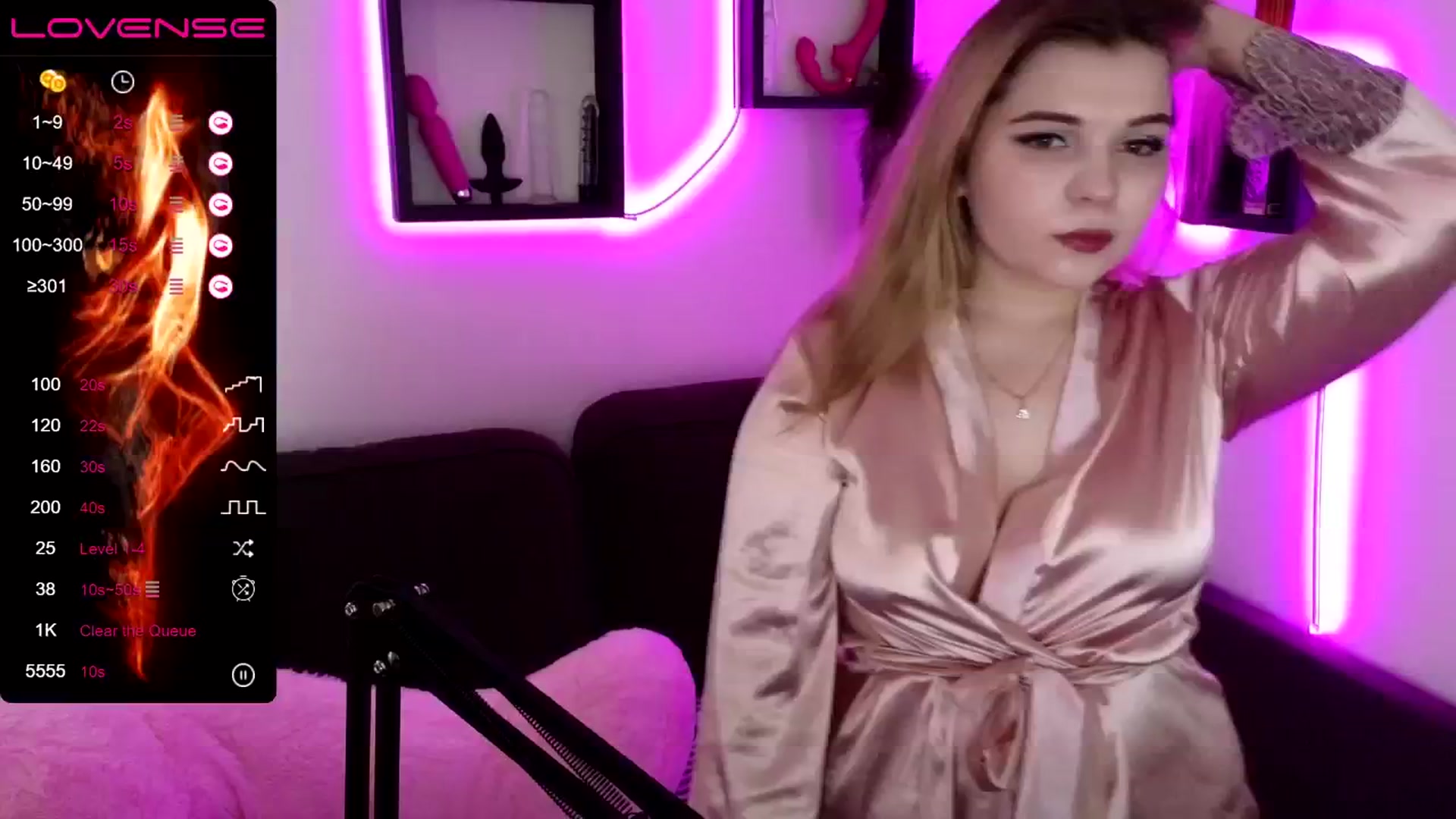 Gallery image thumbnail from PetiteAnny's myfreecams stream on, 05/01/2024, 05:04 image 12 of 20