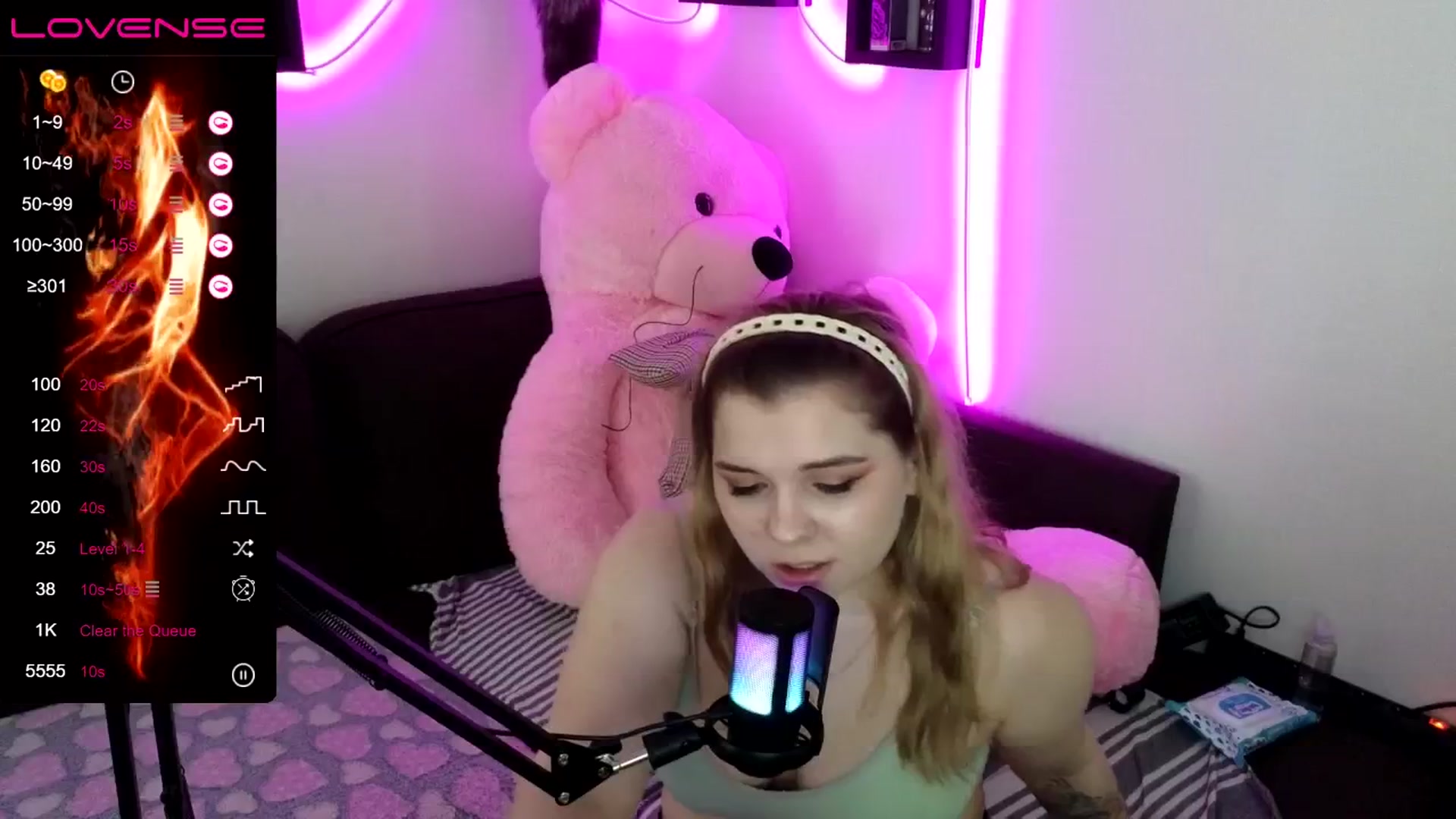 Gallery image thumbnail from PetiteAnny's myfreecams stream on, 05/08/2024, 04:54 image 18 of 20