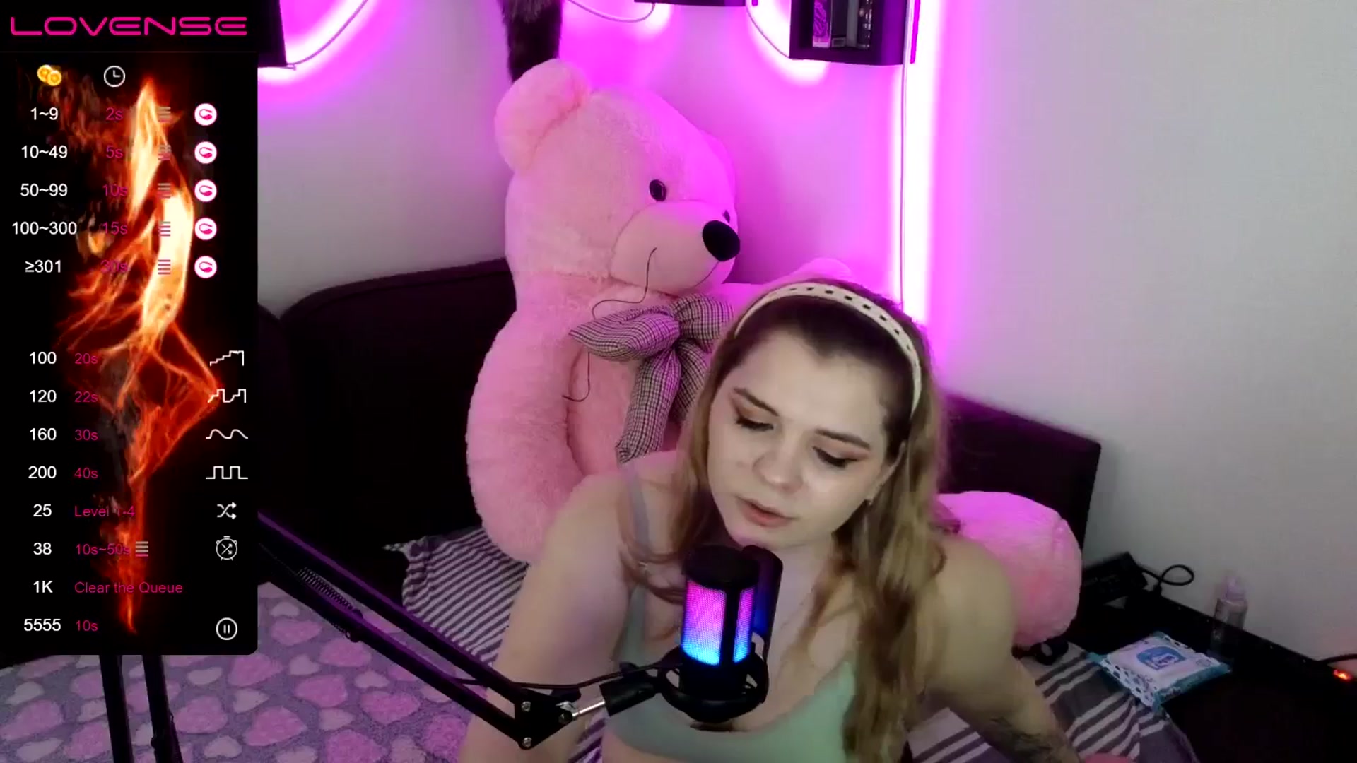Gallery image thumbnail from PetiteAnny's myfreecams stream on, 05/08/2024, 04:54 image 17 of 20