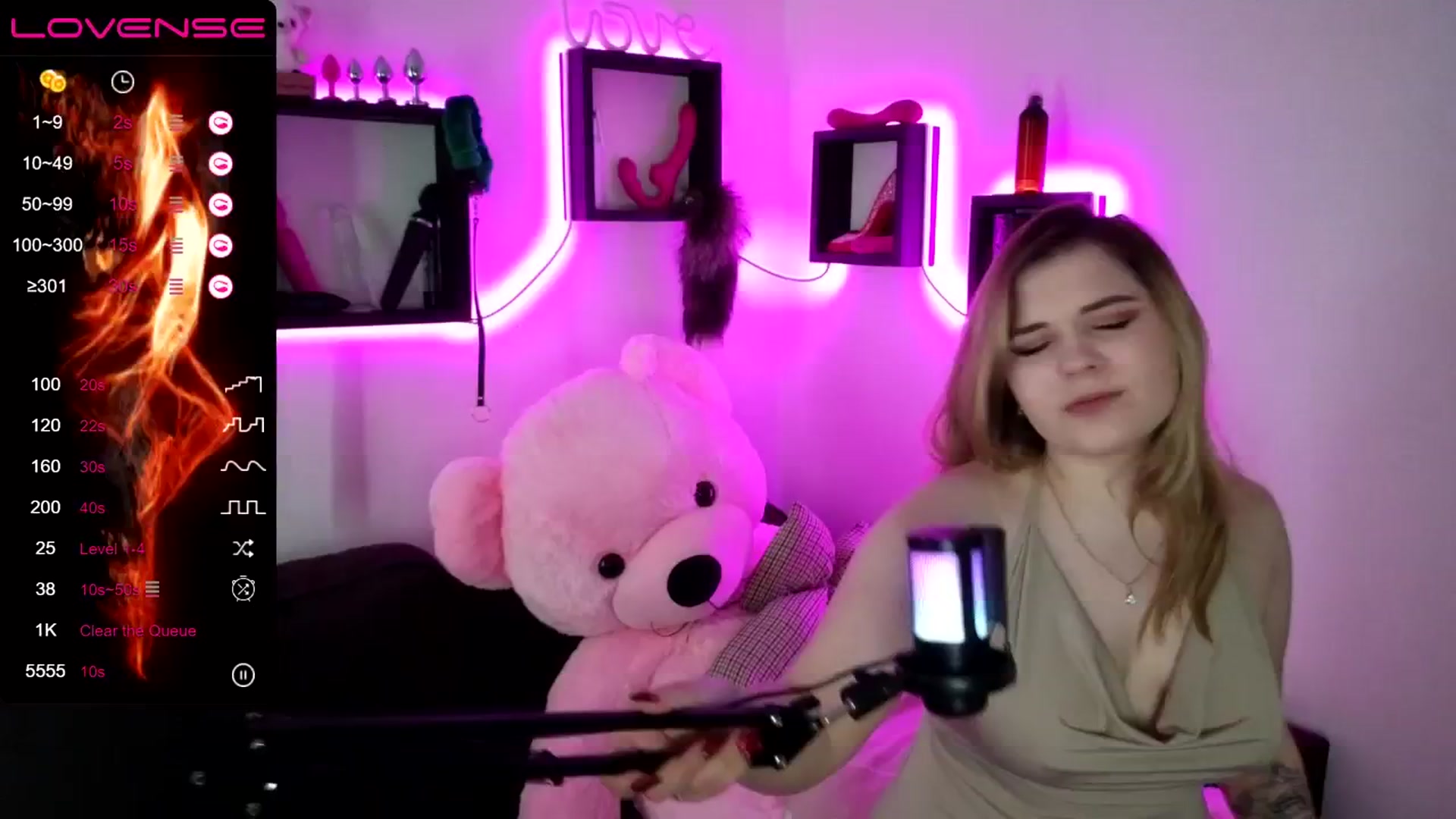Gallery image thumbnail from PetiteAnny's myfreecams stream on, 05/10/2024, 07:47 image 1 of 20
