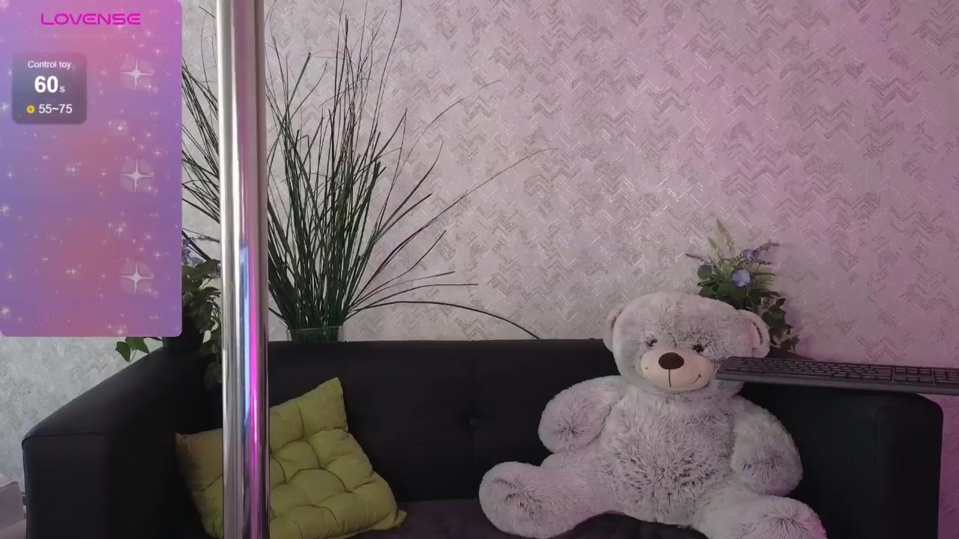 Gallery image thumbnail from PetiteAnny's myfreecams stream on, 06/23/2024, 08:38 image 15 of 20