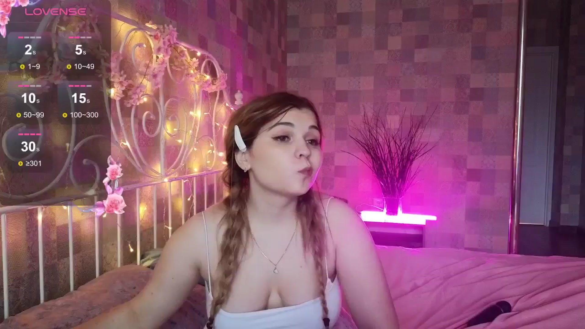 Gallery image thumbnail from PetiteAnny's myfreecams stream on, 07/18/2024, 08:06 image 10 of 20