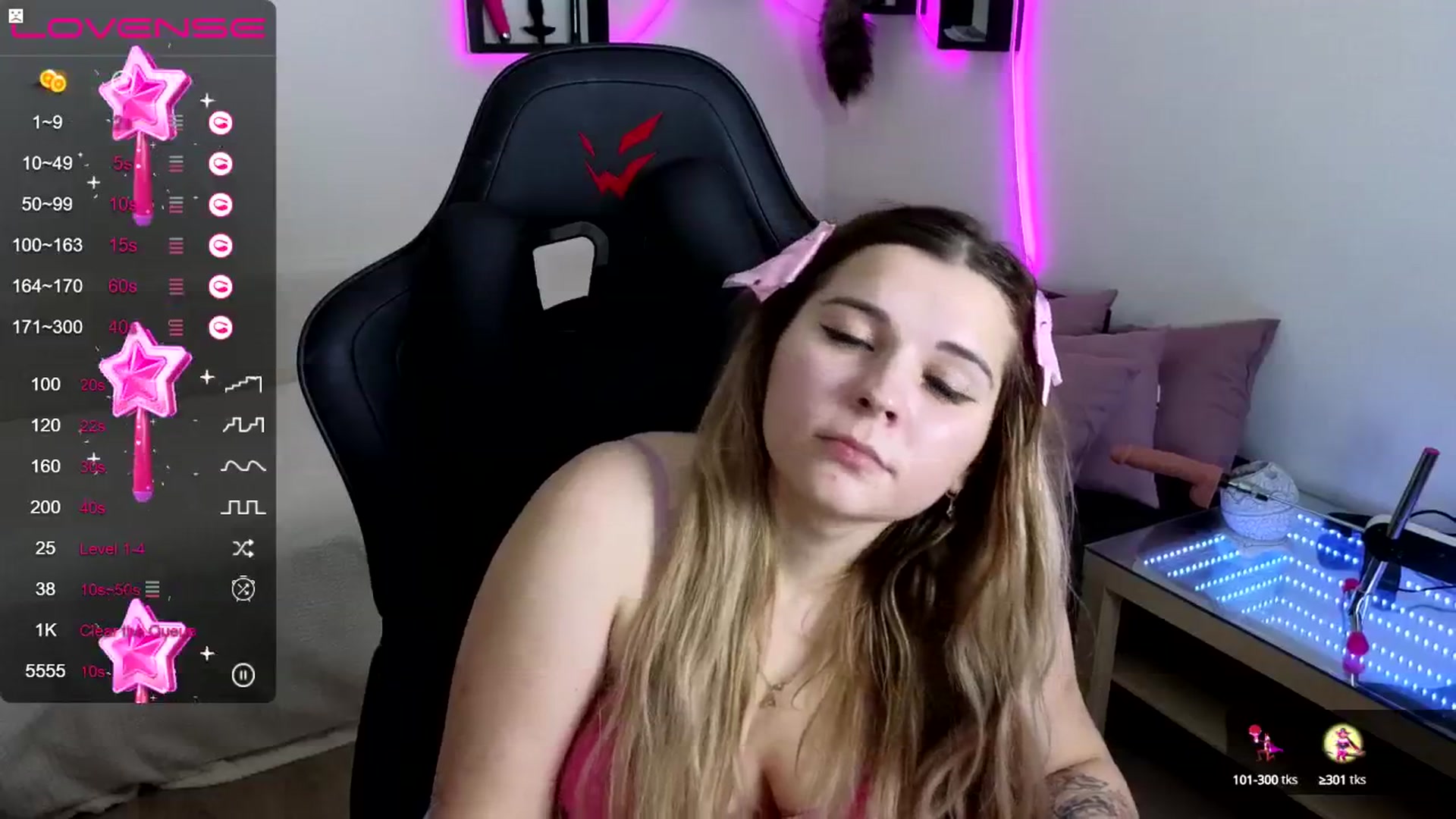 Gallery image thumbnail from PetiteAnny's myfreecams stream on, 10/15/2024, 09:21 image 10 of 20
