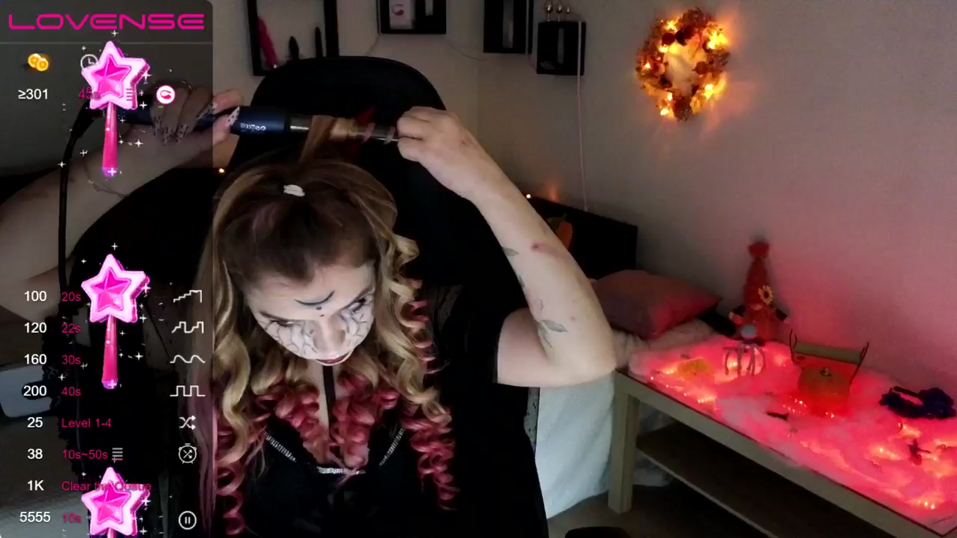 Gallery image thumbnail from PetiteAnny's myfreecams stream on, 10/31/2024, 21:55 image 14 of 20