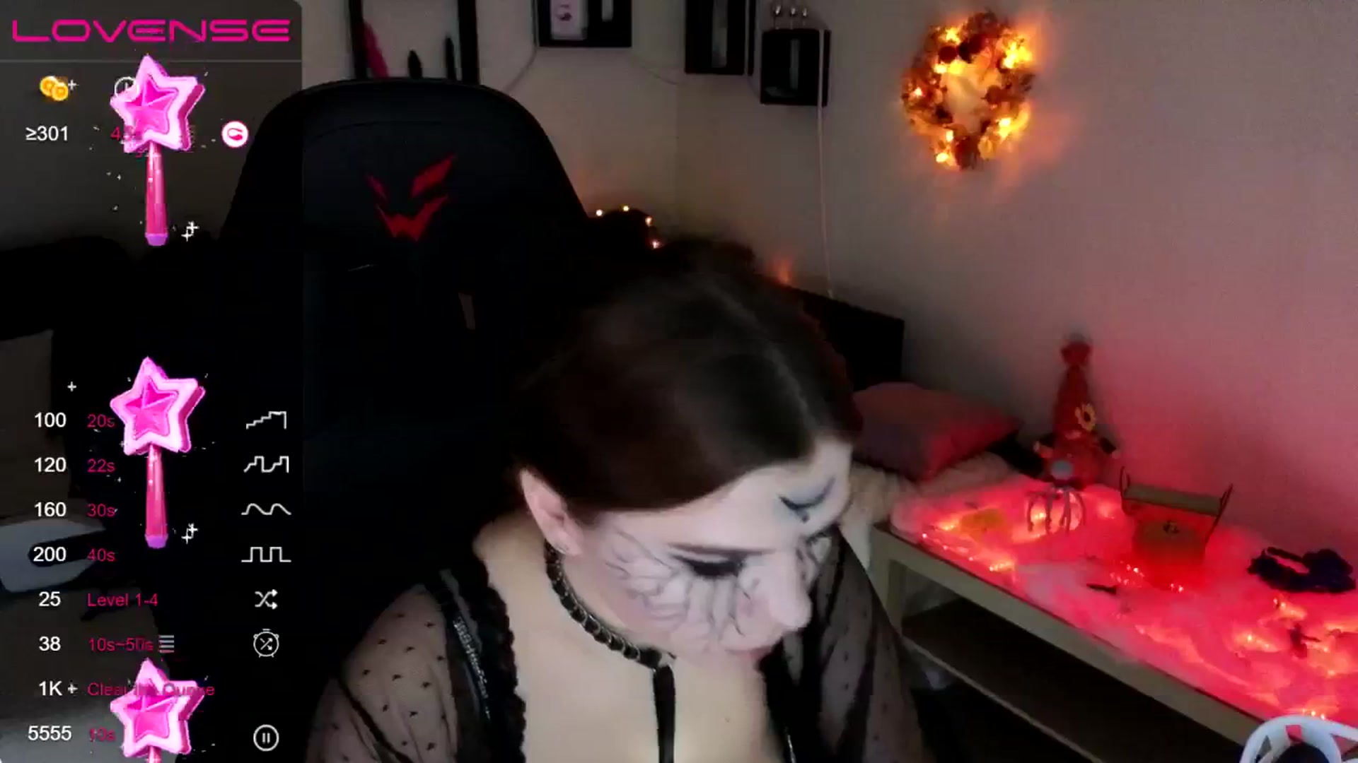 Gallery image thumbnail from PetiteAnny's myfreecams stream on, 10/31/2024, 21:55 image 10 of 20