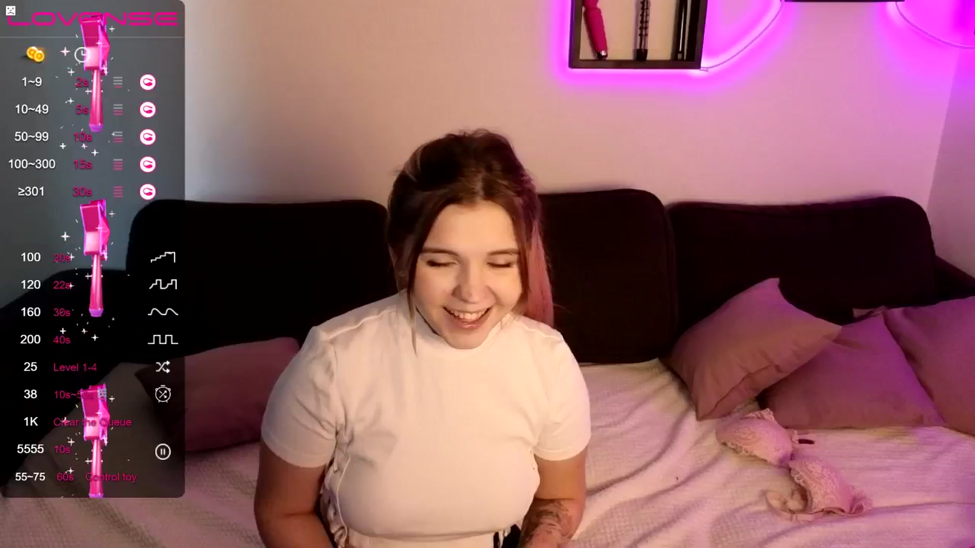 Gallery image thumbnail from PetiteAnny's myfreecams stream on, 11/21/2024, 07:20 image 11 of 20