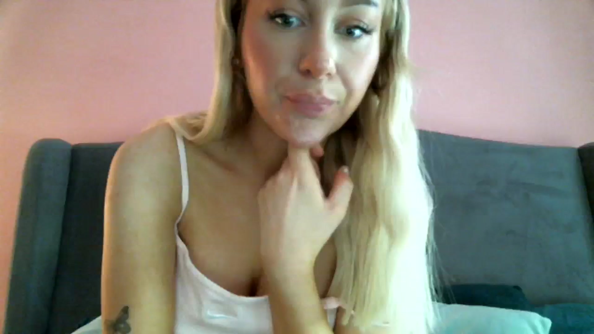 Gallery image thumbnail from PetiteAvax's myfreecams stream on, 07/29/2023, 16:27 image 8 of 20