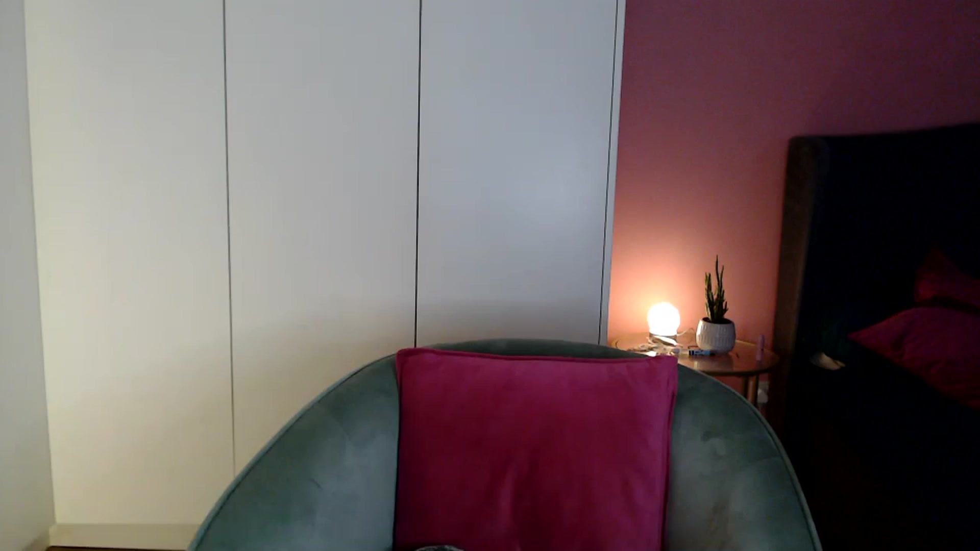 Gallery image thumbnail from PetiteAvax's myfreecams stream on, 12/26/2023, 20:27 image 4 of 20