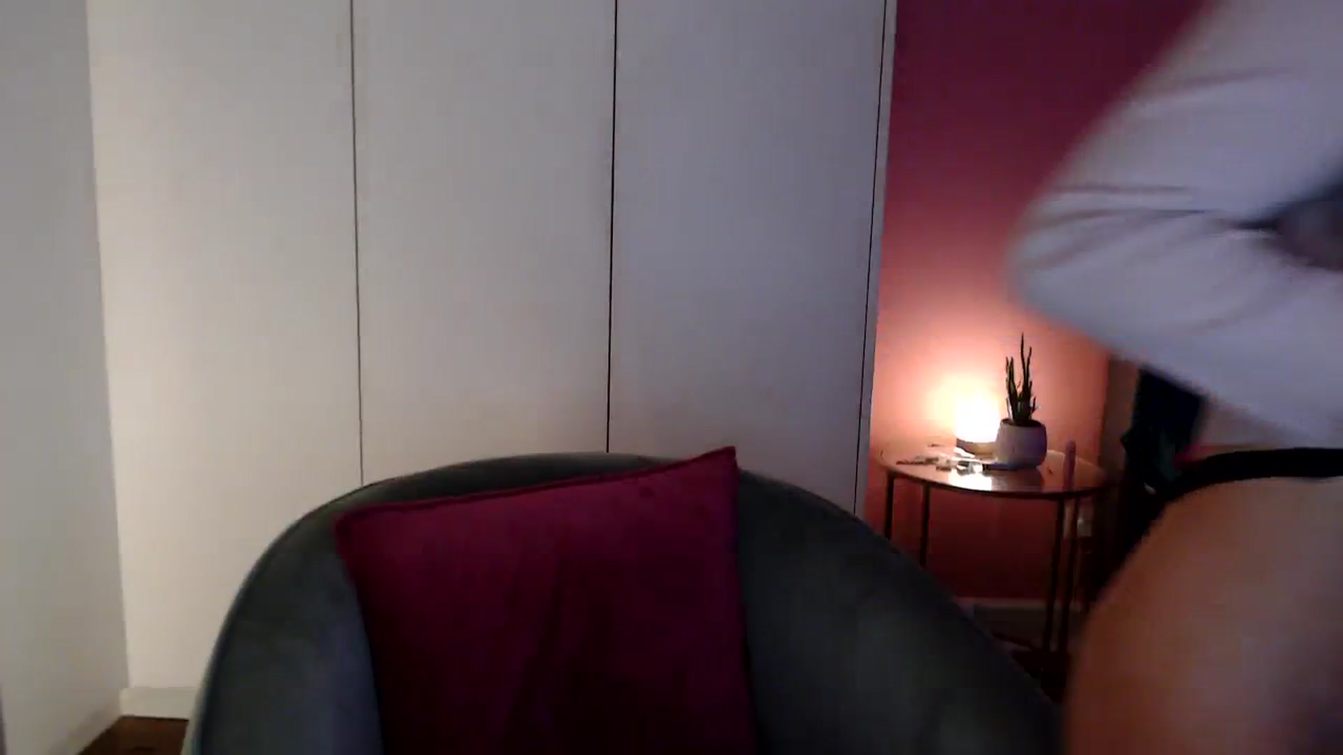 Gallery image thumbnail from PetiteAvax's myfreecams stream on, 12/27/2023, 20:49 image 3 of 20
