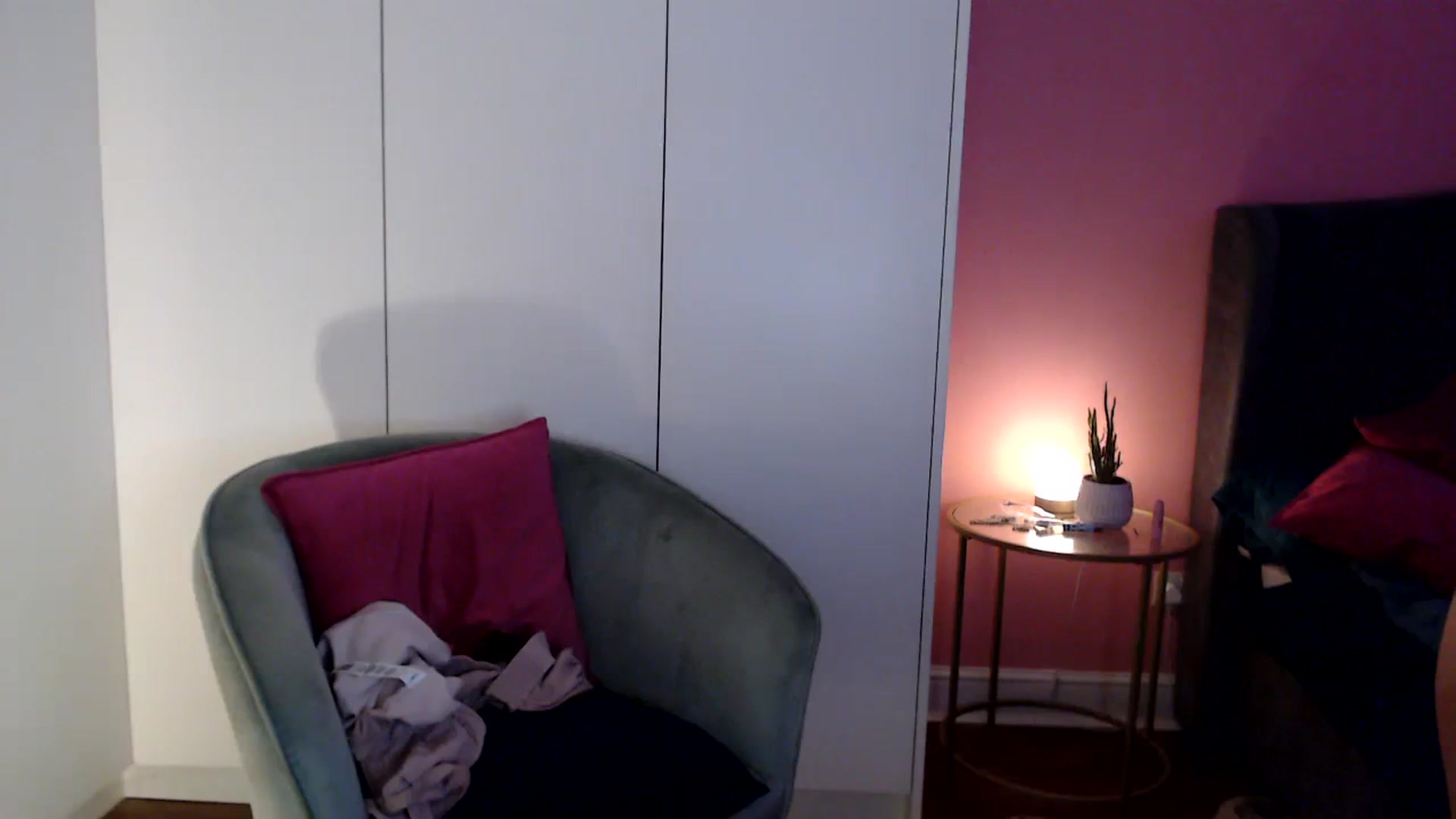 Gallery image thumbnail from PetiteAvax's myfreecams stream on, 12/27/2023, 20:49 image 15 of 20