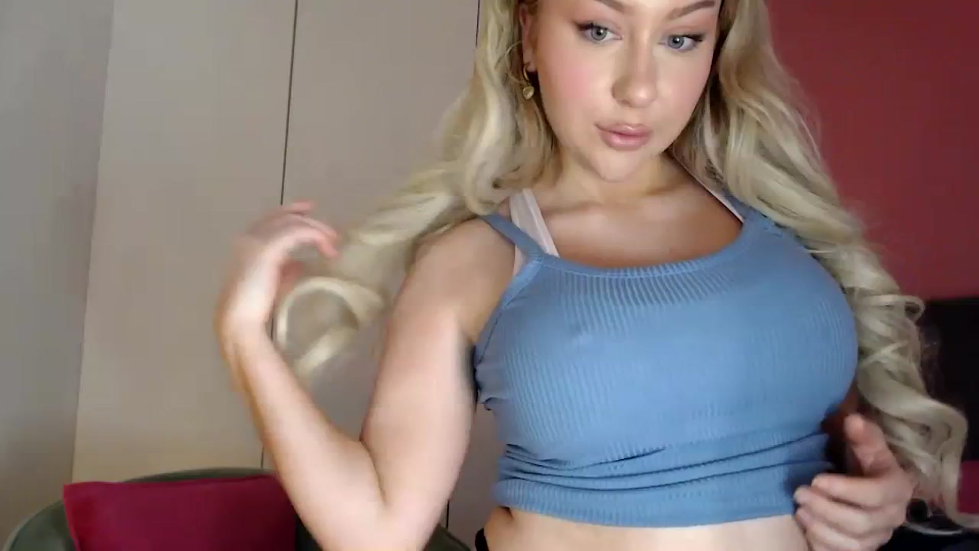 Gallery image thumbnail from PetiteAvax's myfreecams stream on, 12/28/2023, 21:40 image 9 of 20