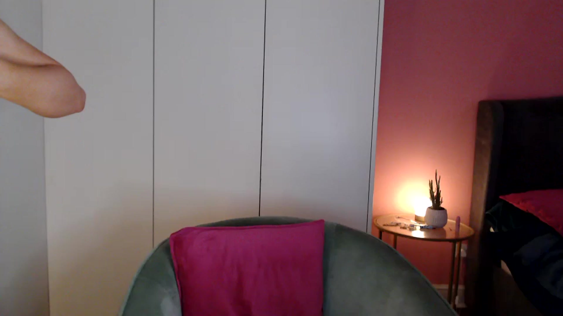 Gallery image thumbnail from PetiteAvax's myfreecams stream on, 12/28/2023, 21:40 image 14 of 20